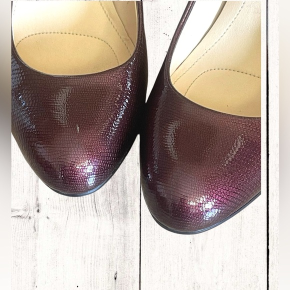 Calvin Klein Renni Snakeskin Burgundy Pump Heels Almond Round Toe Size 7.5 - Picture 7 of 8